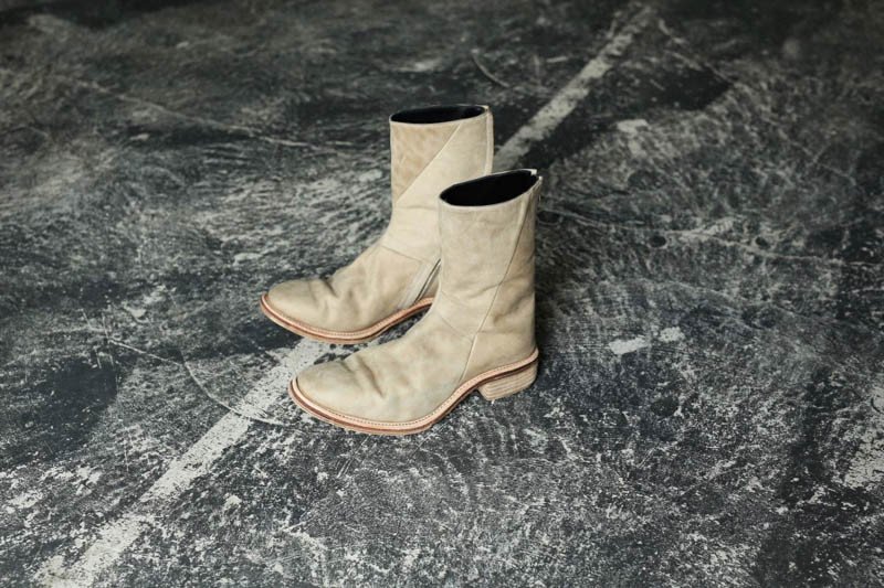 Giày TNBHSG với thiết kế năng động và hiện đại, thu hút giới trẻ