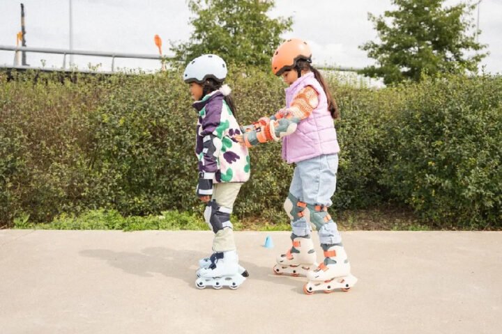 Giày trượt patin trẻ em chất liệu thân giày nhựa đúc cao cấp bảo vệ an toàn