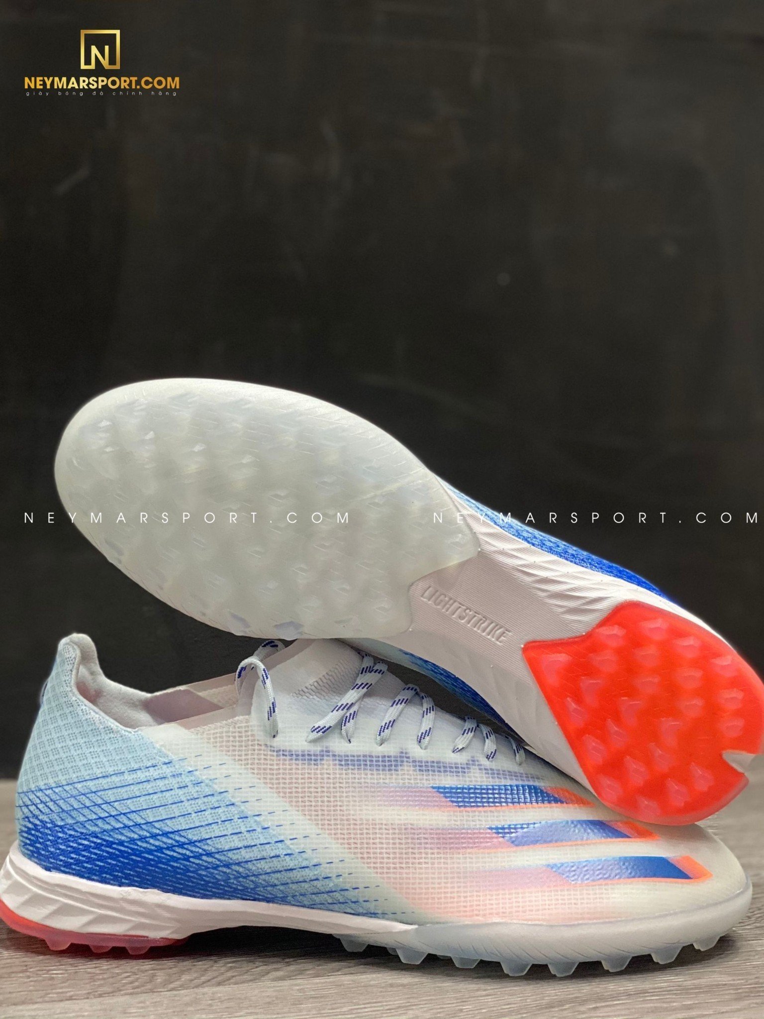 Góc nhìn bên của giày đá bóng Adidas X Ghosted.1 TF với form ôm chân