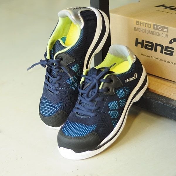 Hình ảnh giày bảo hộ Hans HS-90, một mẫu giày ở phân khúc tầm trung, thể hiện sự cân bằng giữa chất lượng và giá cả
