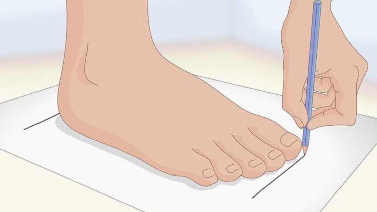 Hình ảnh hướng dẫn đo chiều dài bàn chân để chọn size giày Wilson phù hợp.