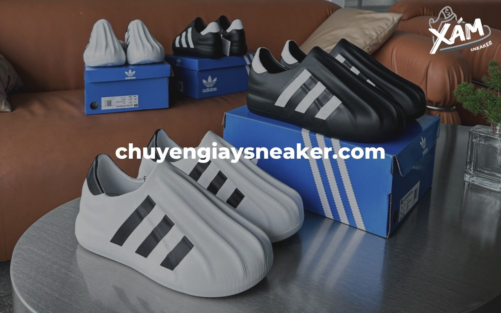 Hình ảnh một đôi giày sneaker 1 1 với các chi tiết đường may tinh xảo