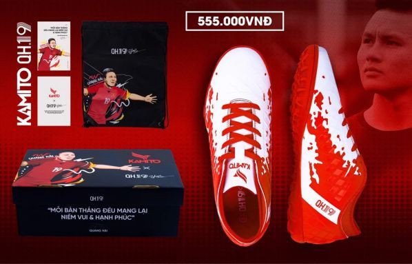 Hình ảnh tổng thể đôi giày đá bóng Quang Hải Kamito QH19 màu trắng đen