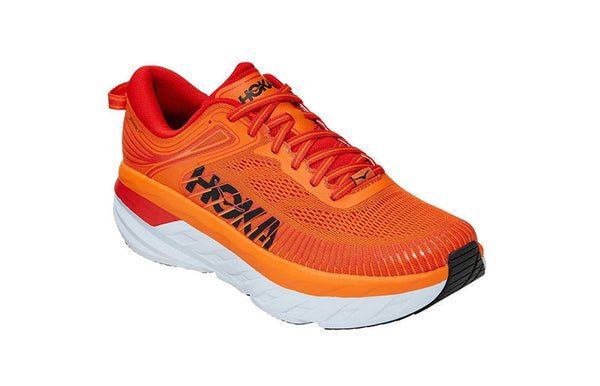 Hoka Bondi nổi bật với lớp đệm dày nhất trong các dòng giày Hoka