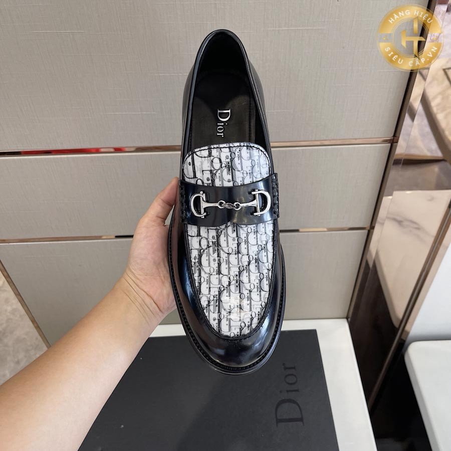 Hướng dẫn chi tiết cách bảo quản giày lười Dior nam để duy trì độ mới và tuổi thọ sản phẩm