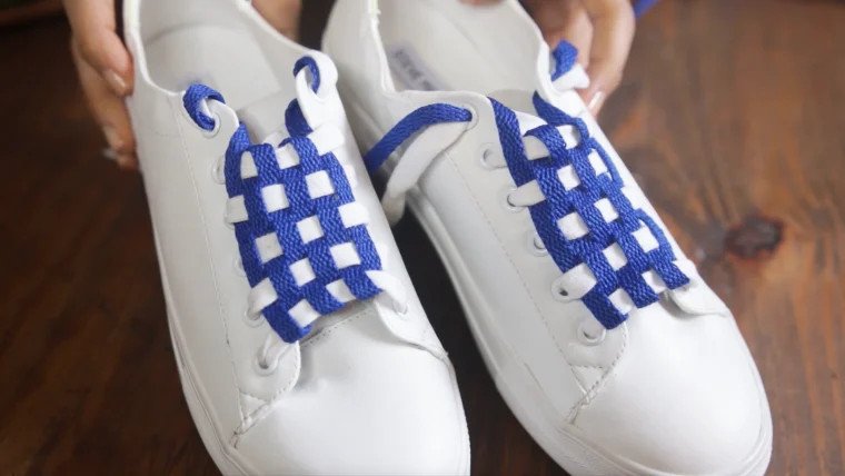 Hướng dẫn cột dây giày thể thao kiểu Checkerboard tạo hình bàn cờ