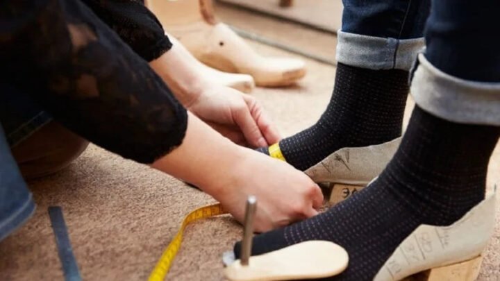 Hướng dẫn đo chiều dài bàn chân để biết chân dài 22cm đi giày size bao nhiêu