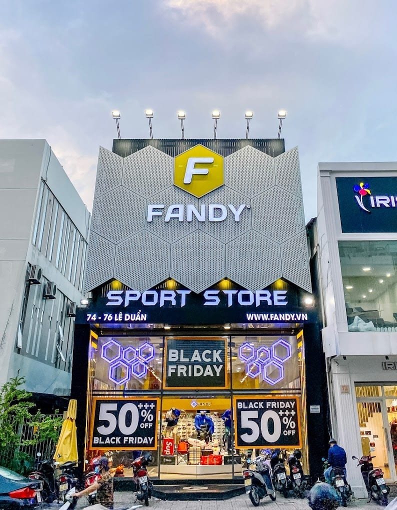 Không gian cửa hàng Fandy Store được thiết kế nổi bật tại Đà Nẵng