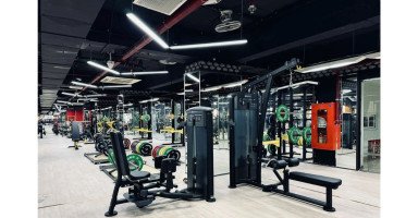 Không gian phòng tập hiện đại tại Bluesky Gym & Yoga