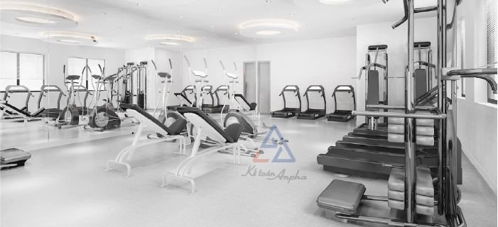 Không gian tập luyện hiện đại với nhiều thiết bị trong phòng gym
