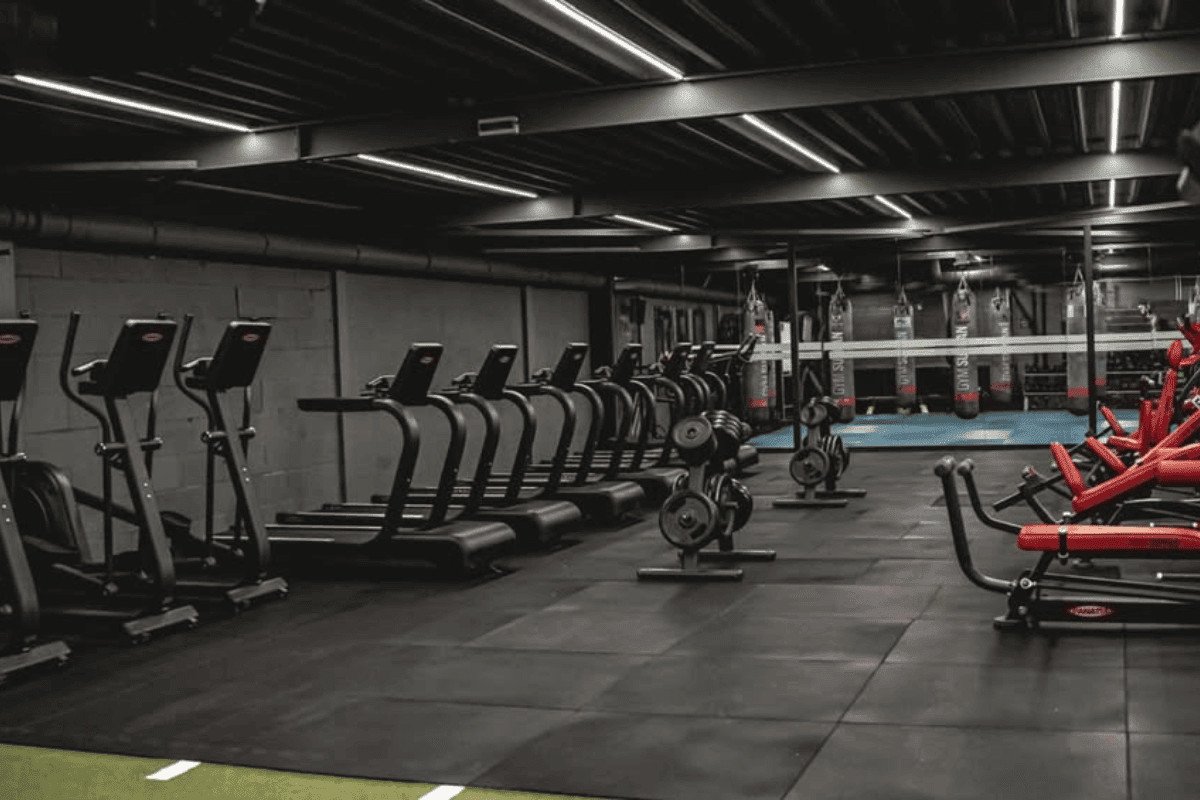 M-Fitness Cầu Giấy với không gian xanh và thoáng đãng