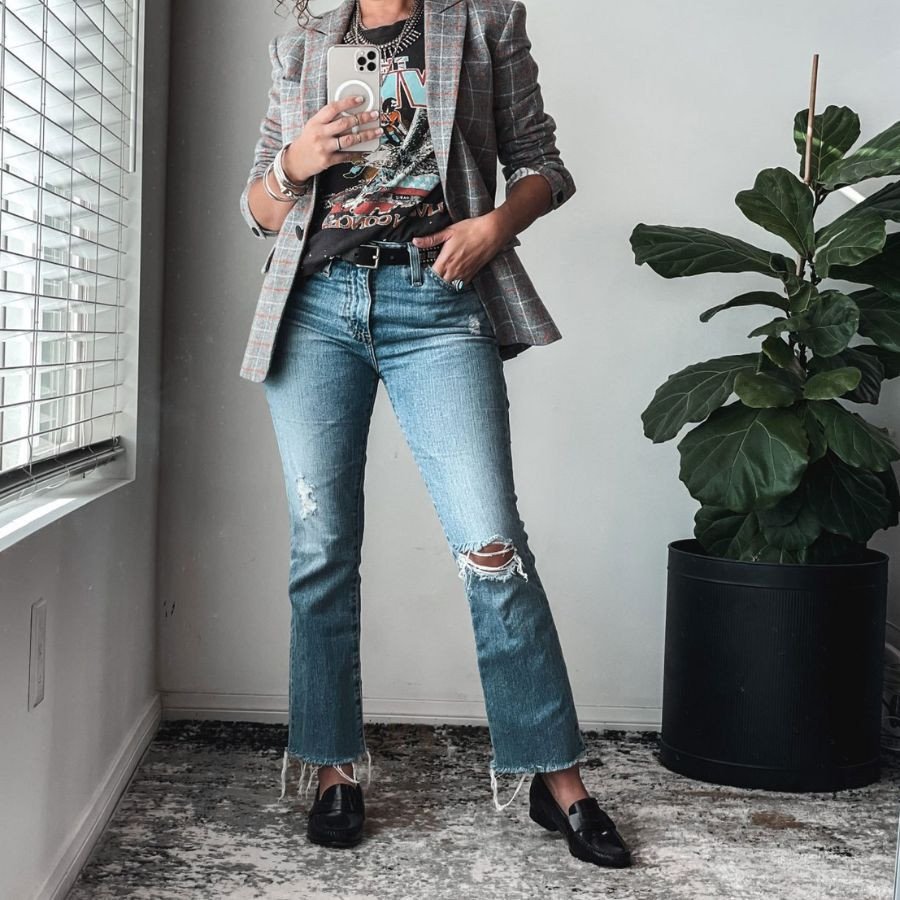 Mang giày loafer với quần ống loe