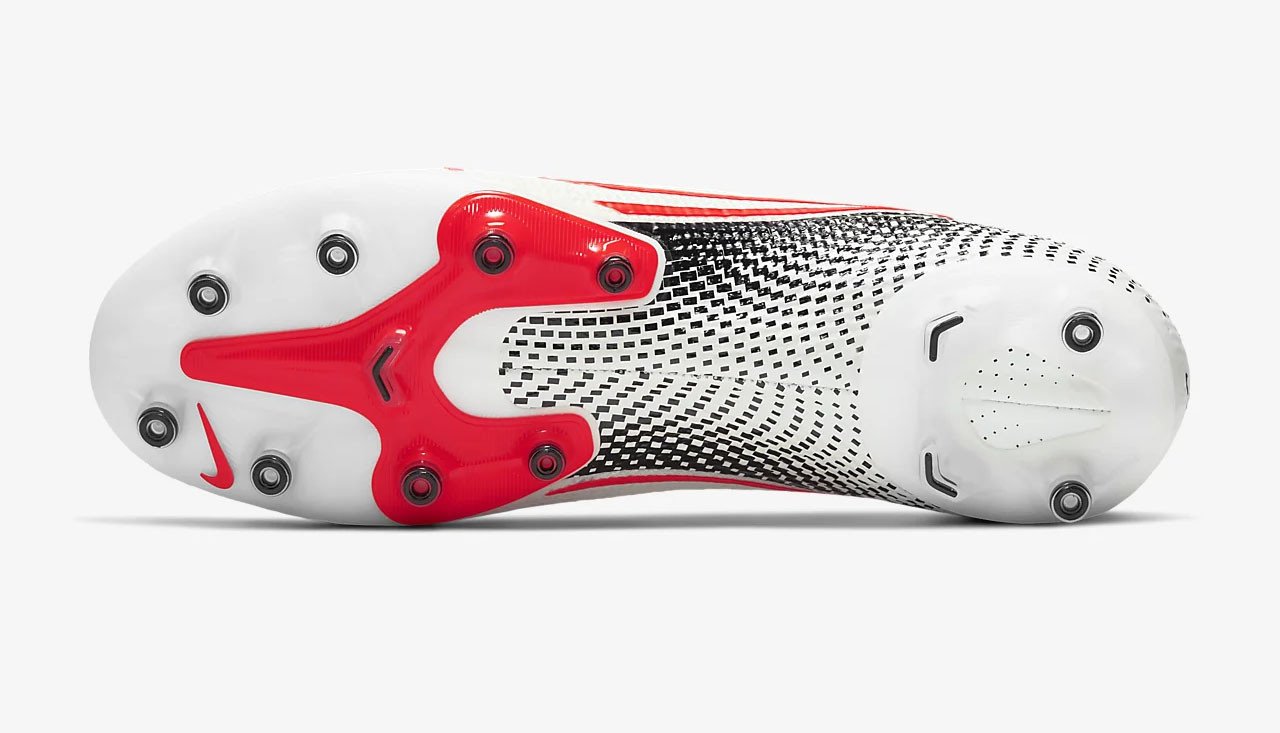 Mẫu đinh AG-Pro của Nike, lựa chọn đa năng cho cả sân cỏ tự nhiên và nhân tạo