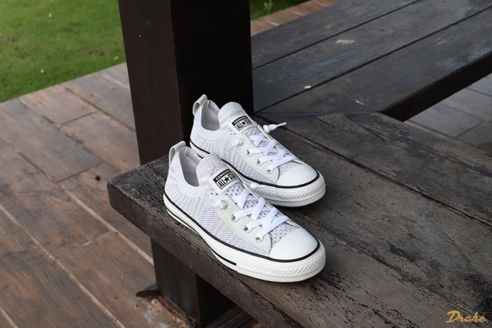 Mẫu giày lười vải nam Converse Shoreline Knit Slip màu trắng với dây trang trí