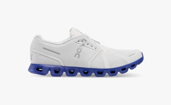 Mẫu giày On Cloud 5 với thiết kế nhẹ nhàng, phù hợp đi lại hàng ngày