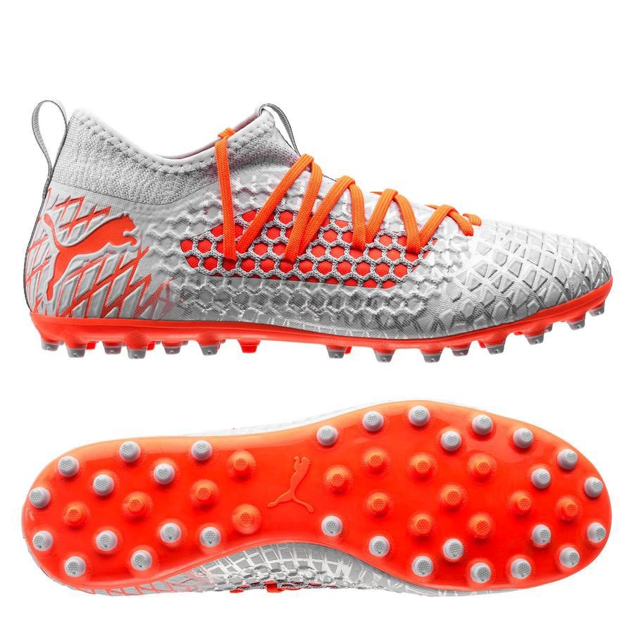 Mẫu giày Puma Future 4.3 Netfit MG phối màu bạc cam, đa năng cho sân cỏ nhân tạo.
