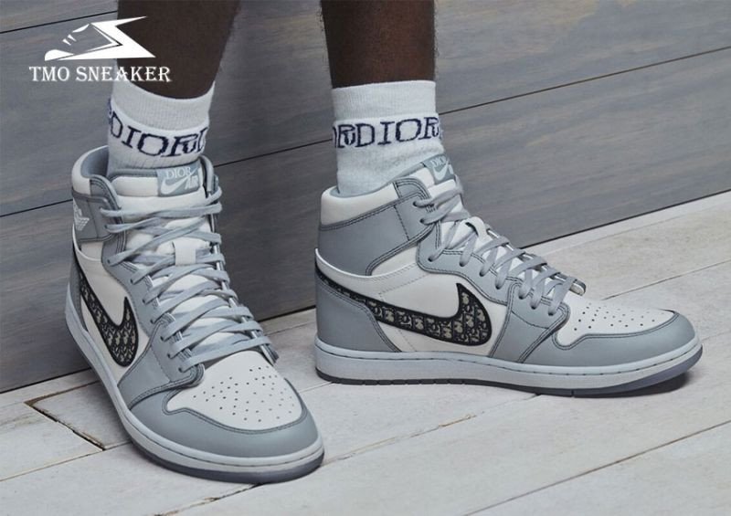 Mẫu giày sneaker hot 2025 Nike Dior X Air Jordan 1 kết hợp giữa hai thương hiệu