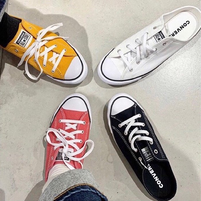 Mẫu giày sục Converse vàng tươi trẻ phù hợp cho mùa hè
