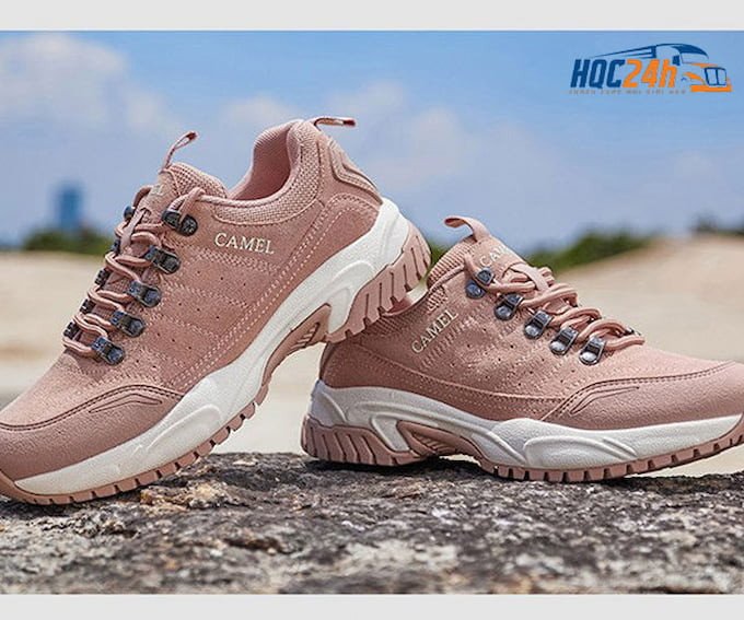 Mẫu giày thể thao Camel màu xanh navy, thiết kế đơn giản nhưng chắc chắn và thoải mái