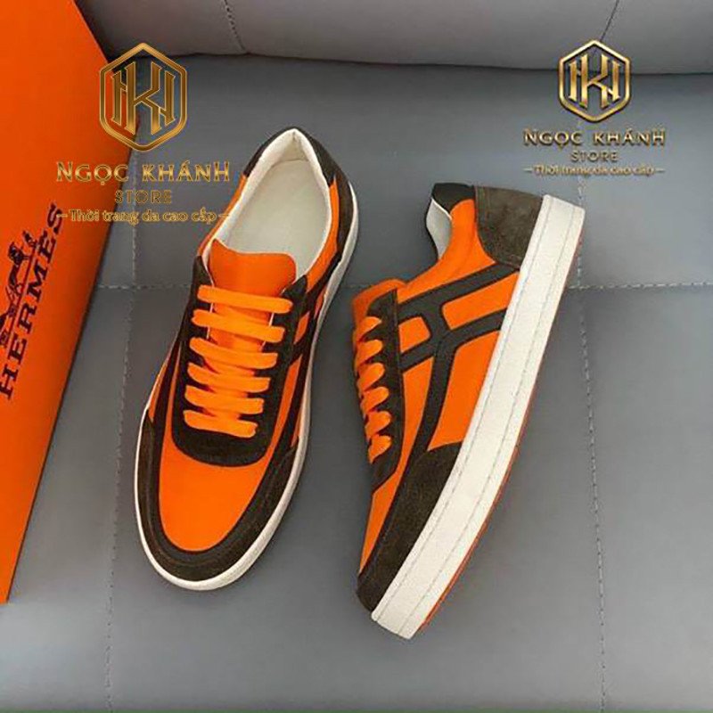Mẫu giày thể thao Hermes nam cam kẻ đen phong cách hiện đại
