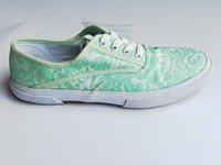 Mẫu giày trẻ em đa dạng từ xưởng giày thể thao