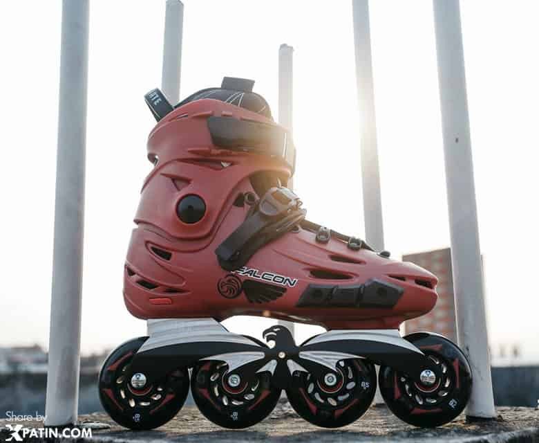 Mẫu giày trượt patin một hàng bánh hiện đại dành cho người lớn từ thương hiệu Flying Eagle