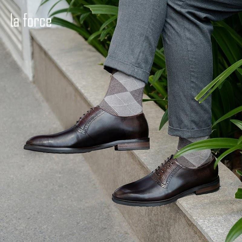 Mẹo buộc dây giày tây giấu dây gọn gàng và tinh tế