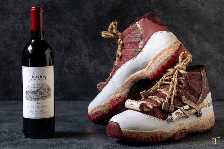 Mẹo làm mềm da giày bằng rượu và giấy để giảm đau ngón chân