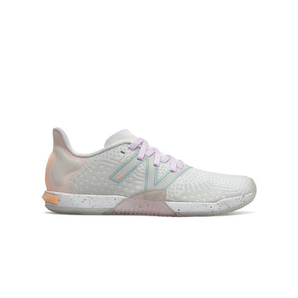 Minimus TR là đôi giày tập gym nữ cần thiết cho sự hỗ trợ và cảm giác nhẹ nhàng