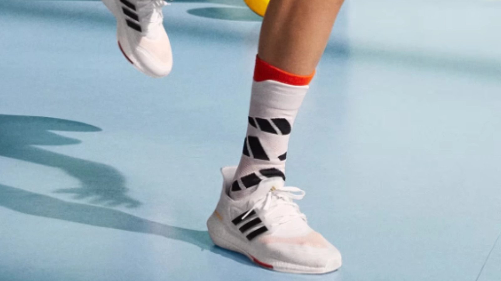 Mizuno là thương hiệu giày bóng chuyền nữ chính hãng được tin dùng