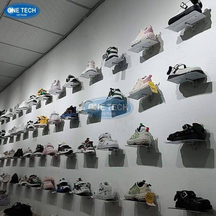 Móc treo gắn tường trưng bày giày sneaker