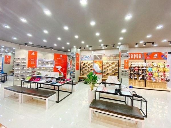 Một cửa hàng giày nữ hiện đại ở TPHCM với đa dạng mẫu mã
