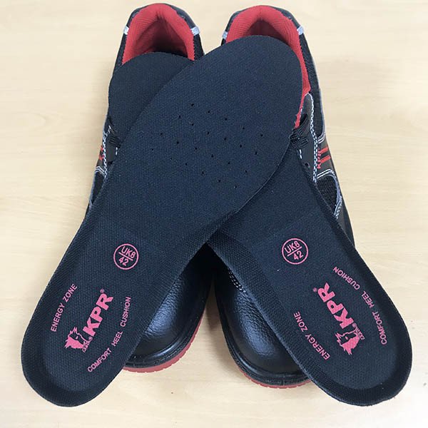 Mũi giày composite bảo vệ của mẫu giày bảo hộ King Power i881B chống dập ngón và vật sắc nhọn, giữ an toàn tối đa