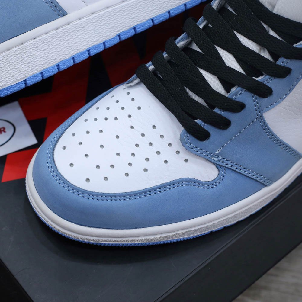 Mũi giày toebox của Nike Air Jordan 1 Retro High University Blue Like Auth