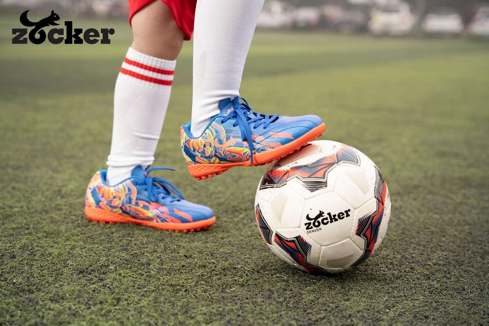 Nhiều mẫu giày đá bóng trẻ em 6 tuổi với màu sắc và thiết kế khác nhau