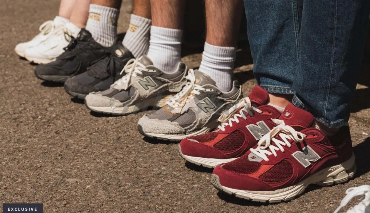 Nữ giới phối đồ với giày New Balance năng động