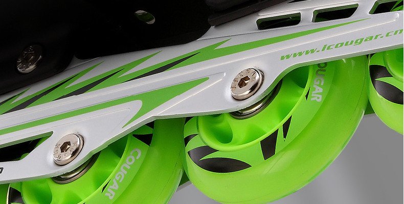 Phần boot giày patin Cougar 835L-12 màu đen cho bé