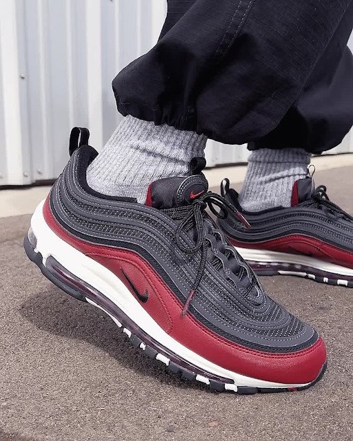 Phần gót giày Air Max 720, thể hiện sự tối đa hóa túi khí trong giày thể thao công nghệ