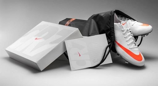 Phiên bản giới hạn Nike Mercurial Vapor 7 CR SE của Ronaldo