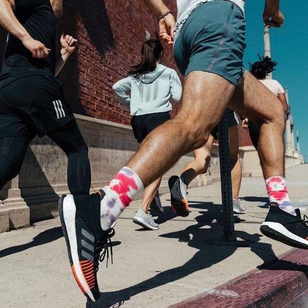 Phối đồ cùng quần short và giày thể thao Ultra Boost
