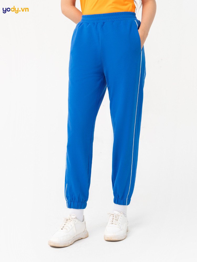 Phối đồ với giày thể thao Yody cùng các phụ kiện thời trang