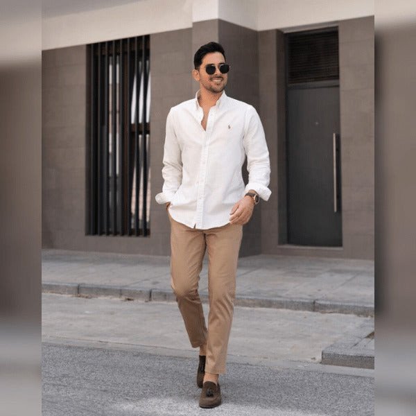 Phối quần kaki với giày loafer thoải mái, thanh lịch