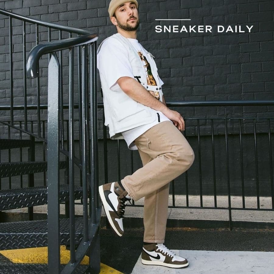 Phong cách ấn tượng với giày Nike Jordan 1 hợp tác Travis Scott