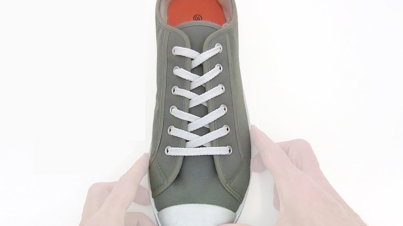 Phong cách buộc dây giày Double Back mang lại vẻ ngoài độc đáo và thời trang