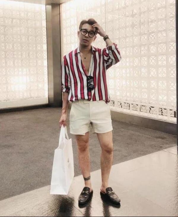 Phong cách phối giày sục nam và quần short linen