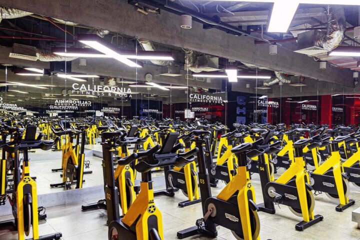 Phòng tập gym California Fitness & Yoga Cầu Giấy hiện đại
