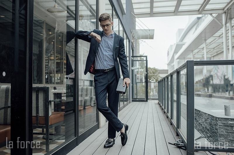 Quý ông lịch lãm cùng Tassel Loafer và quần âu tạo điểm nhấn cá tính