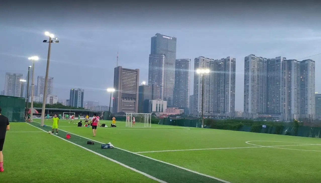 Sân bóng đá Giang Sơn với view đẹp