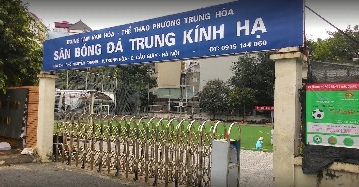 Sân bóng đá Trung Kính Hạ chất lượng
