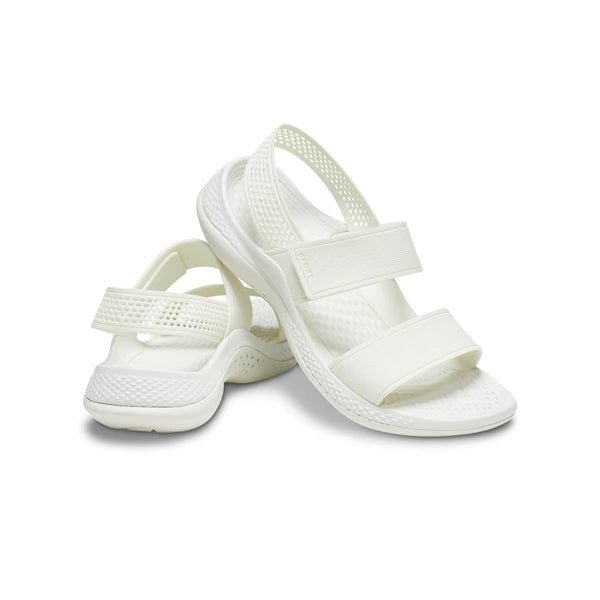 Sandal Crocs Literide 360 trắng tinh khôi kết hợp cùng đồng phục